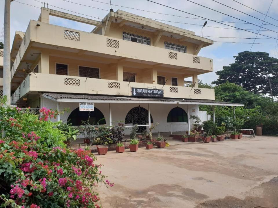 Surahi Restaurant & Guest House Malindi Exterior foto
